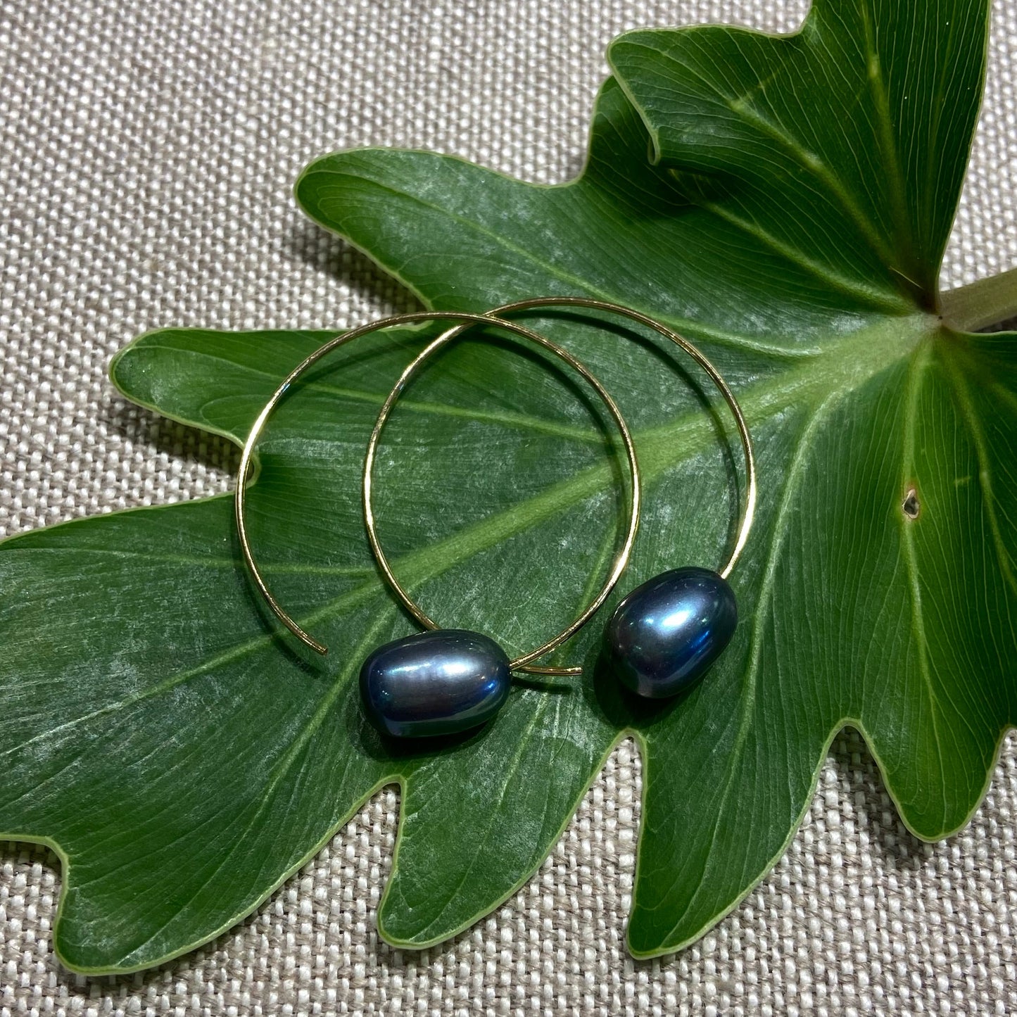 Threader Dark Freshwater Pearl Hoop Earrings