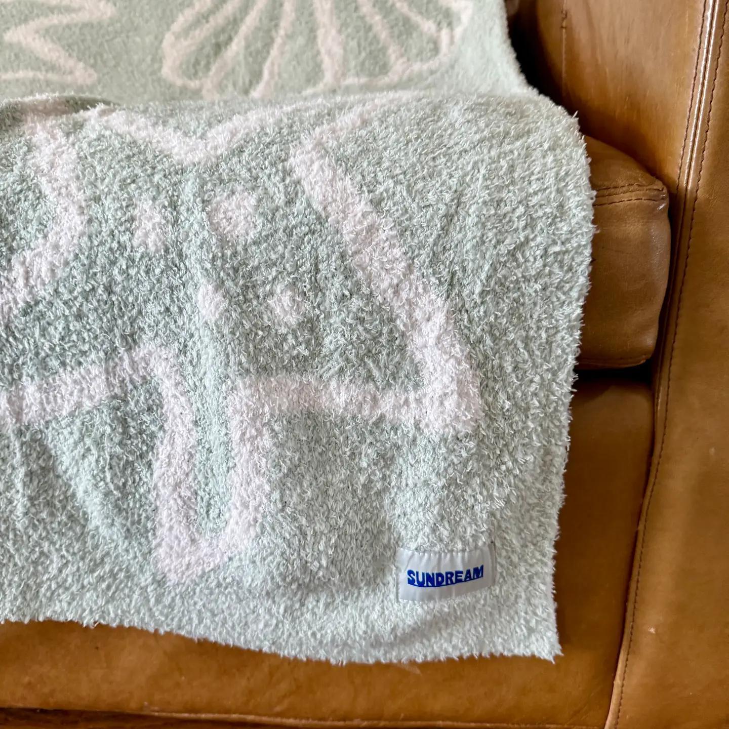 Tide Plush Throw