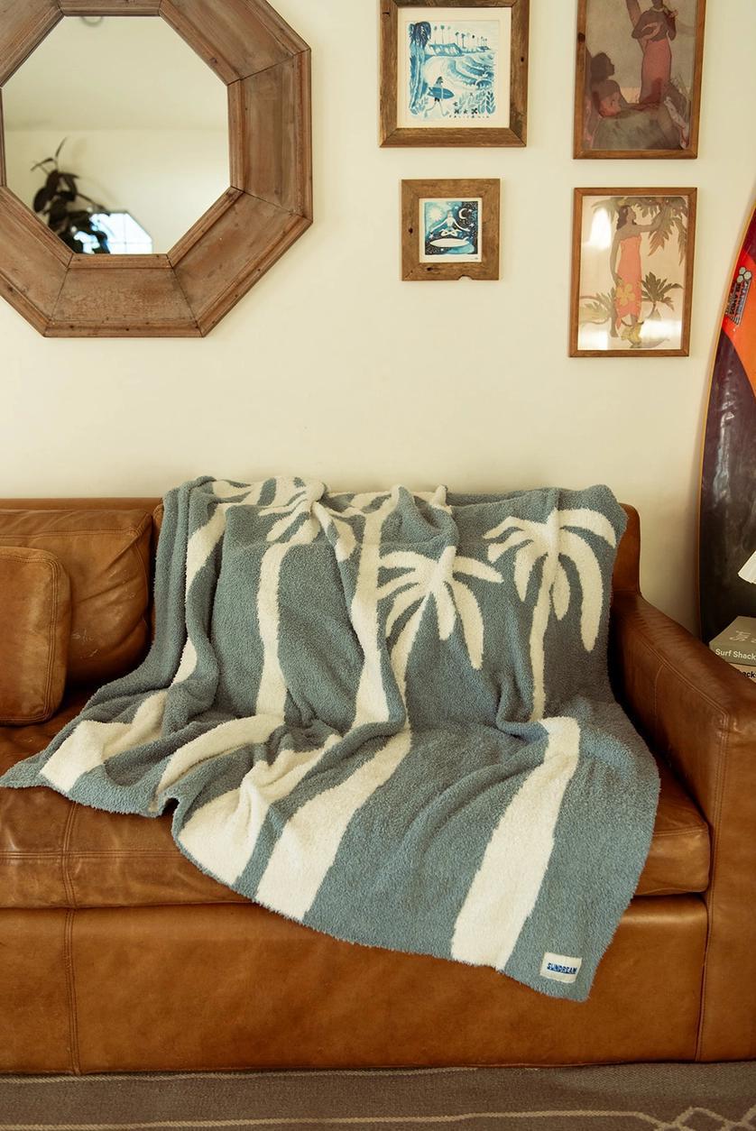 Dancing Palms Plush Throw