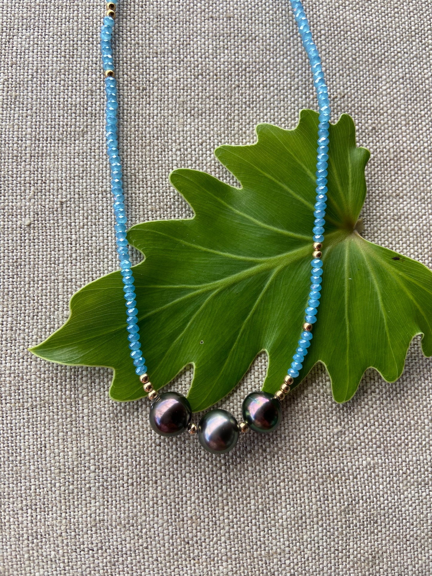 Tahitian Ekolu Necklace