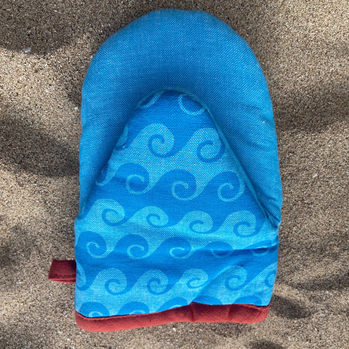 Free As The Ocean Grabber Mitt