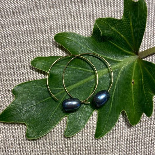 Threader Dark Freshwater Pearl Hoop Earrings