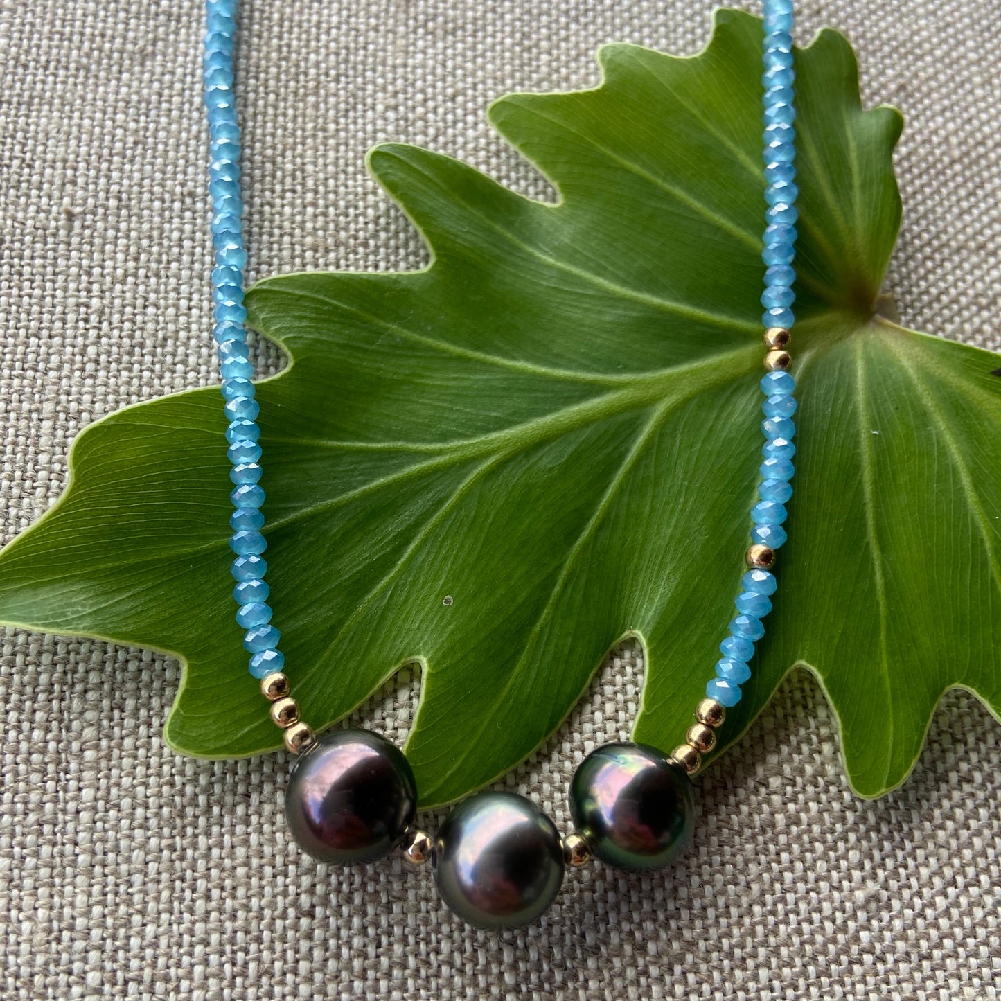 Tahitian Ekolu Necklace